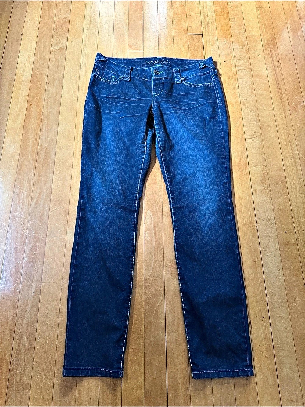 Maurices Skinny Jeans with contrast stitching in dark wash Blue women’s L